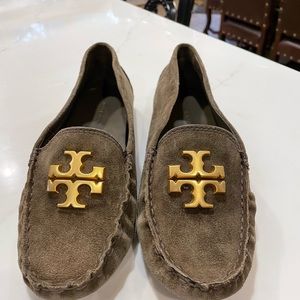 Brand new loafer size 8.  Daughter threw away the tags/box before trying on.